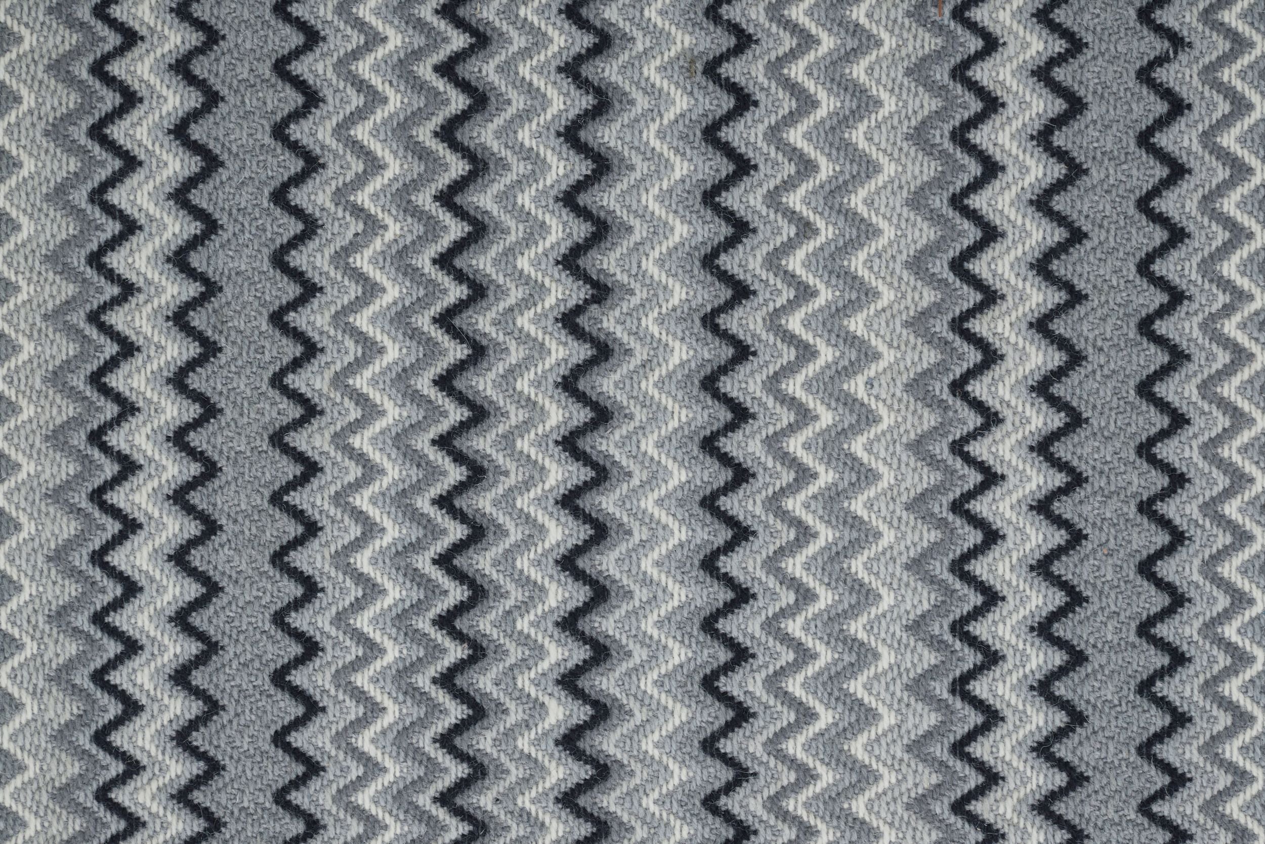 #color_Raven