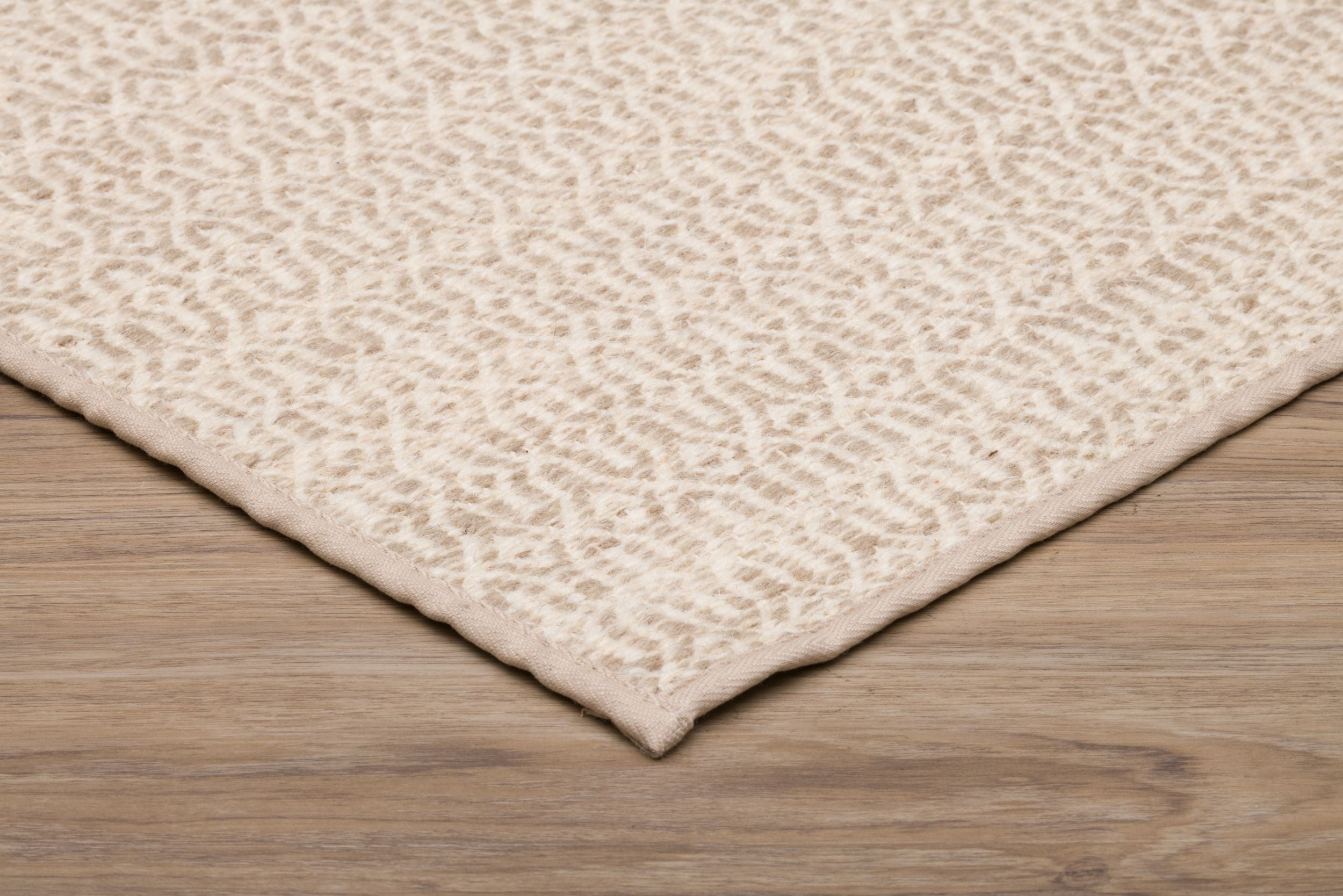 Barklie Flatweave Wool Blend Carpet with Geometric Design