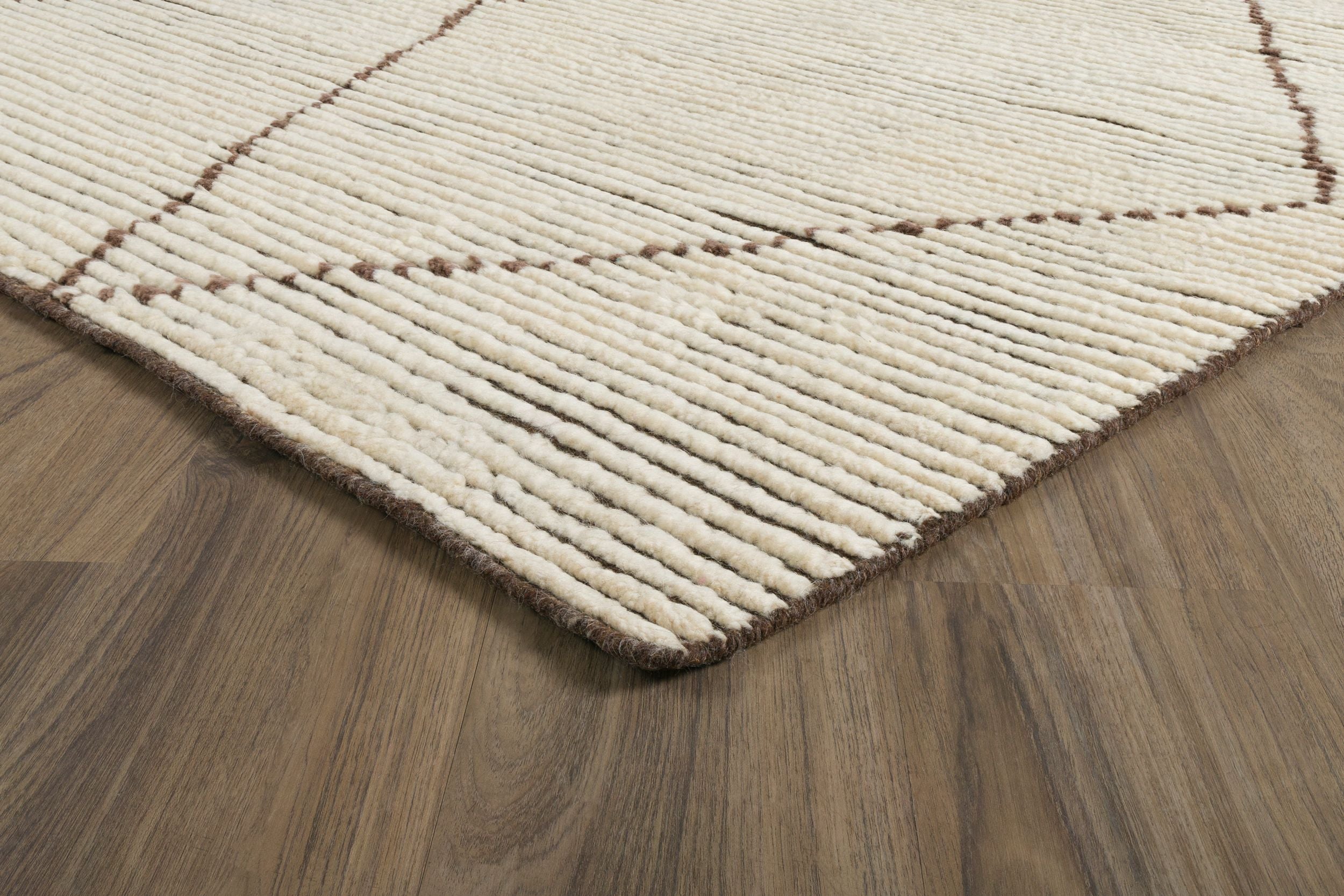 #color_White / Brown