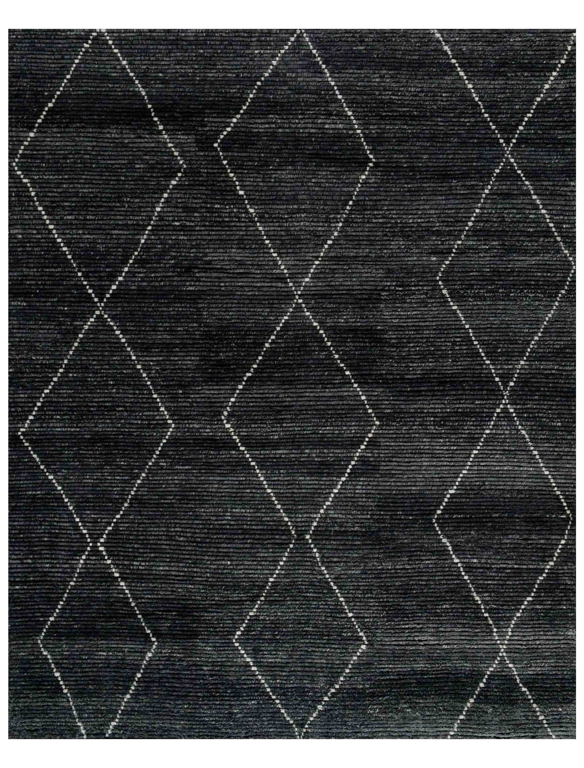 Black rug with patterned white diamonds