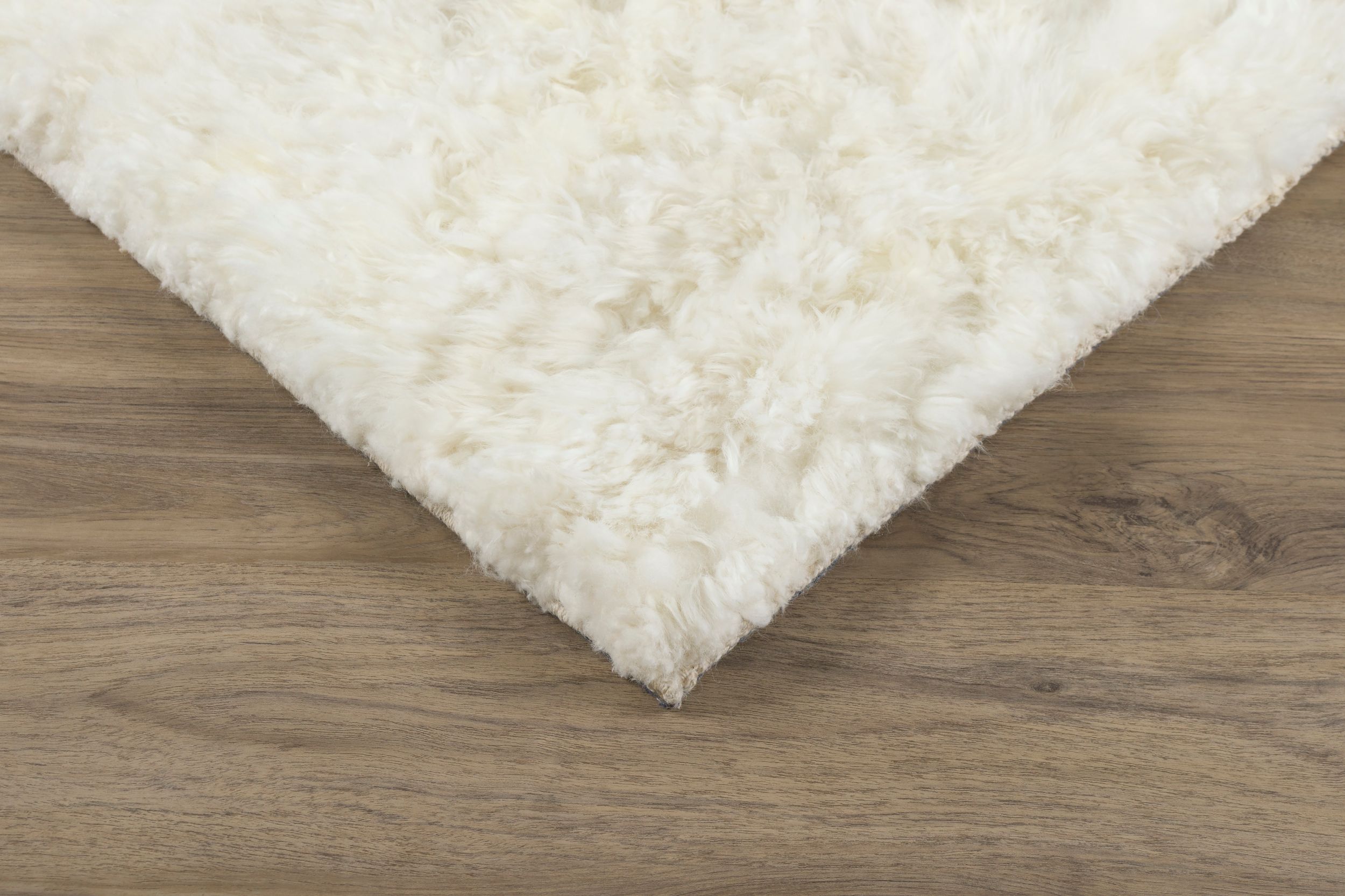 #color_Natural White