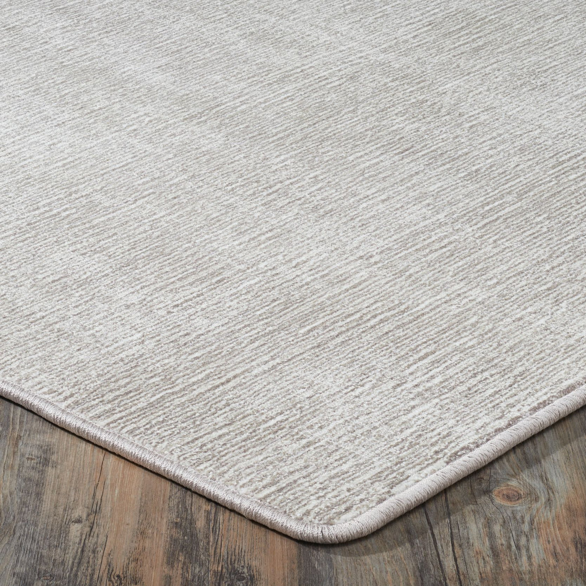 E06_FTHRWIDE2299_SERG_1200x120