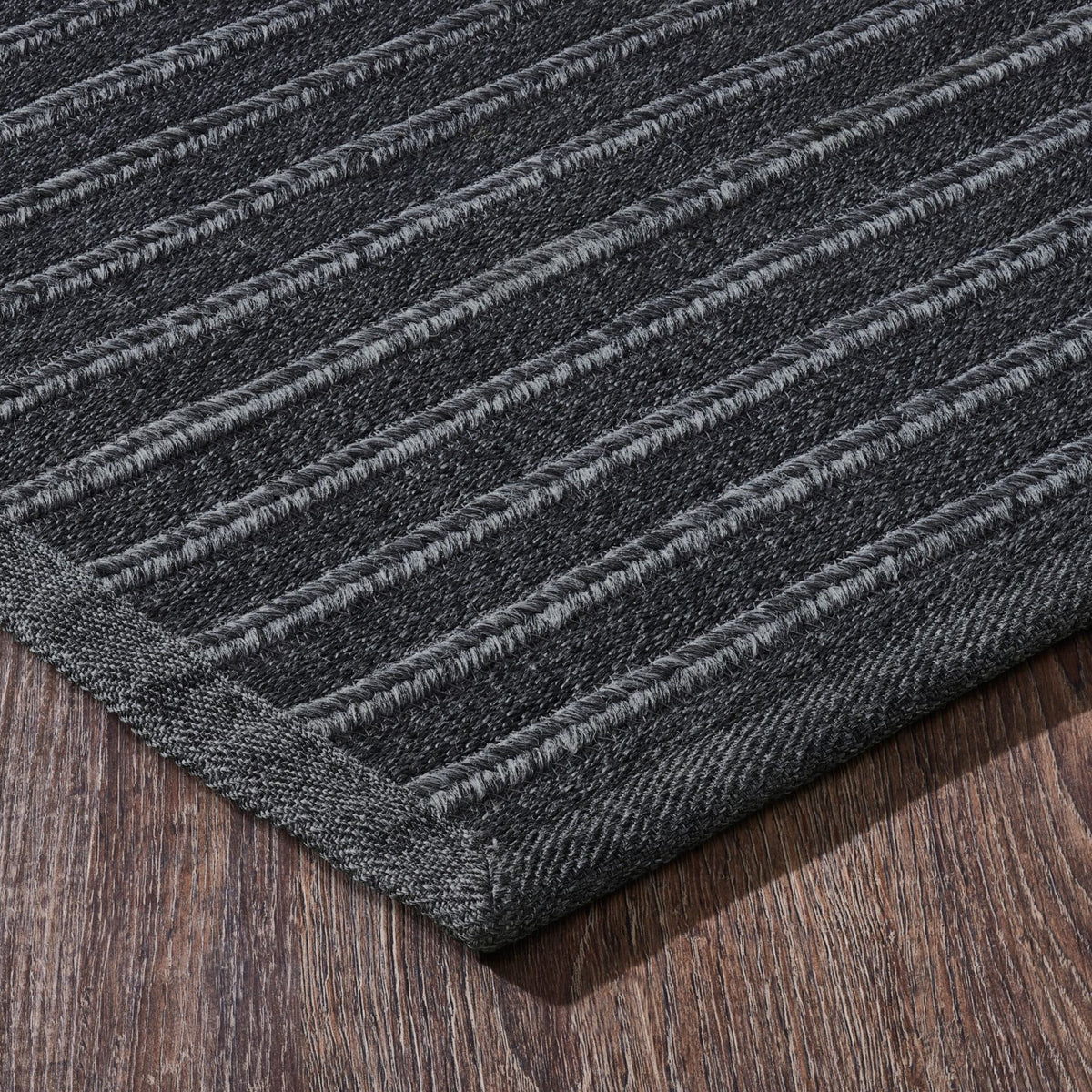 Mia Handmade Outdoor Carpet