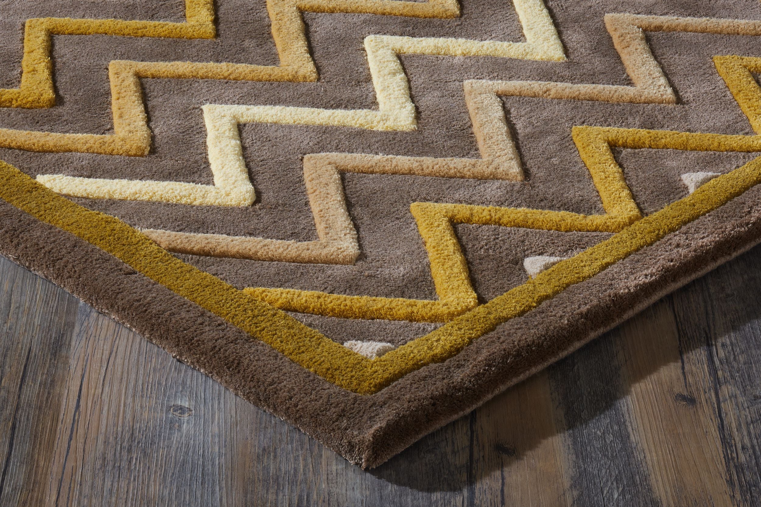 MISSONI Iconic Durable Hand-Knotted Rug with Modern Waves Design