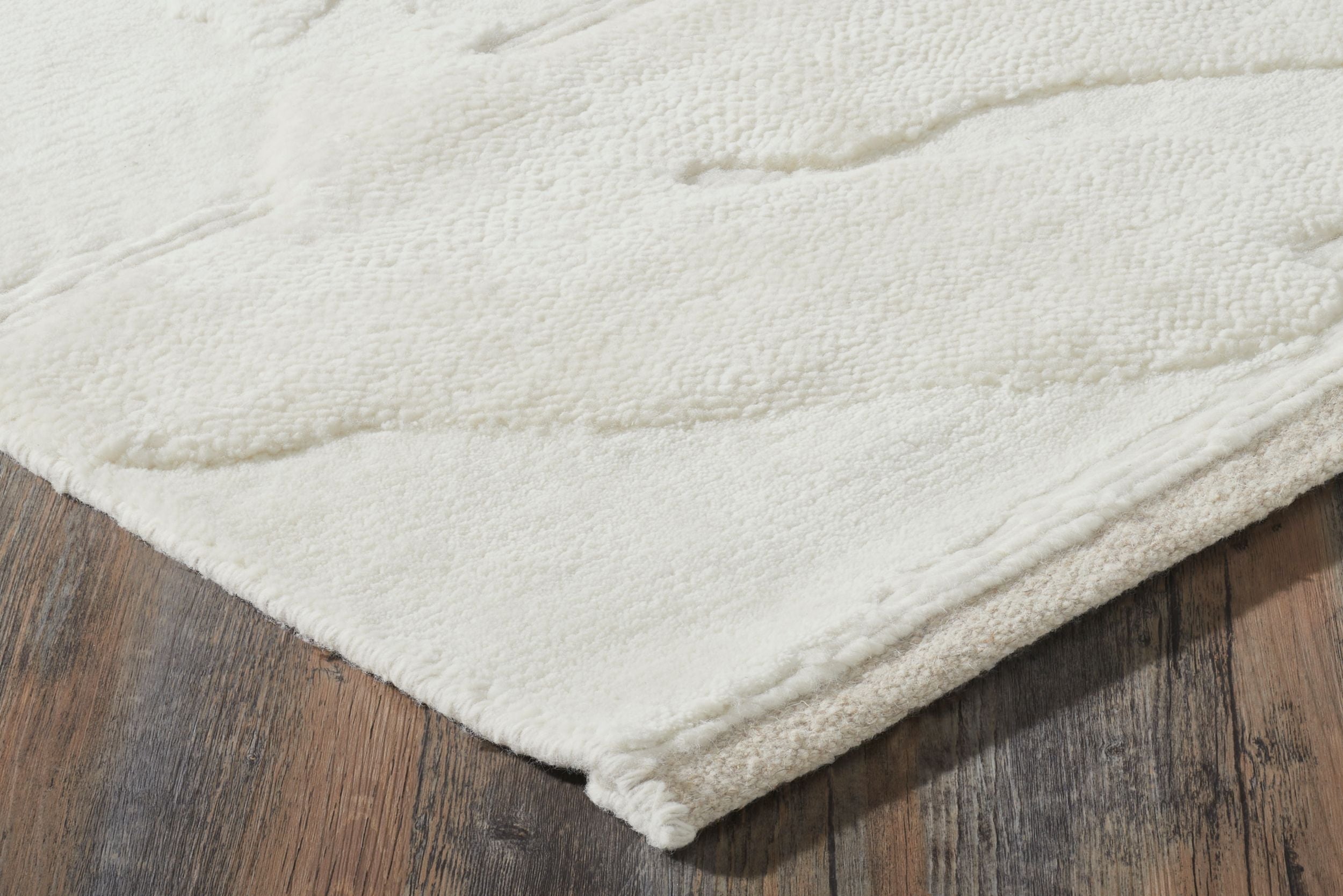 Karuka 100% Wool Soft Rug with Abstract Design