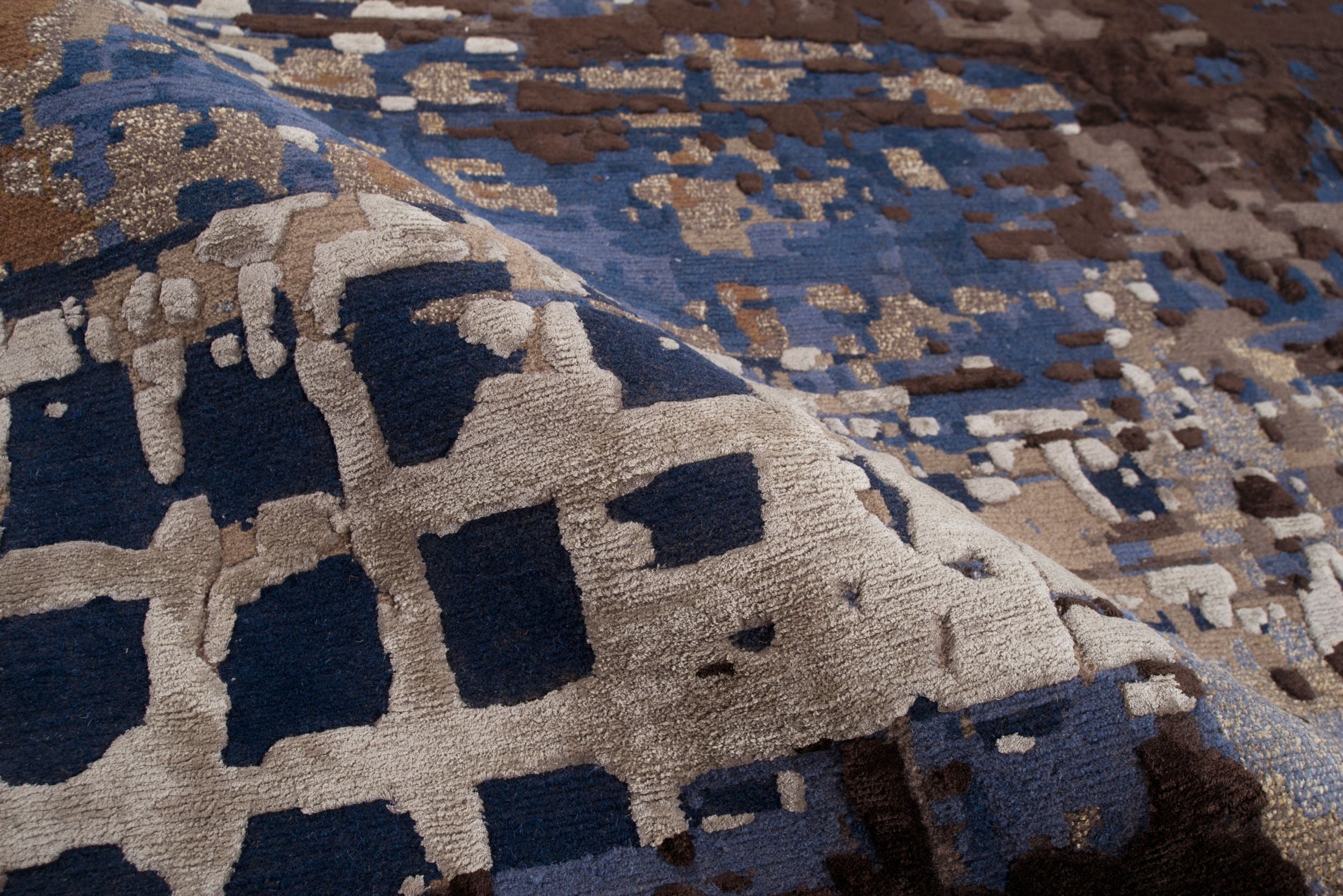 #color_Blue / Charcoal